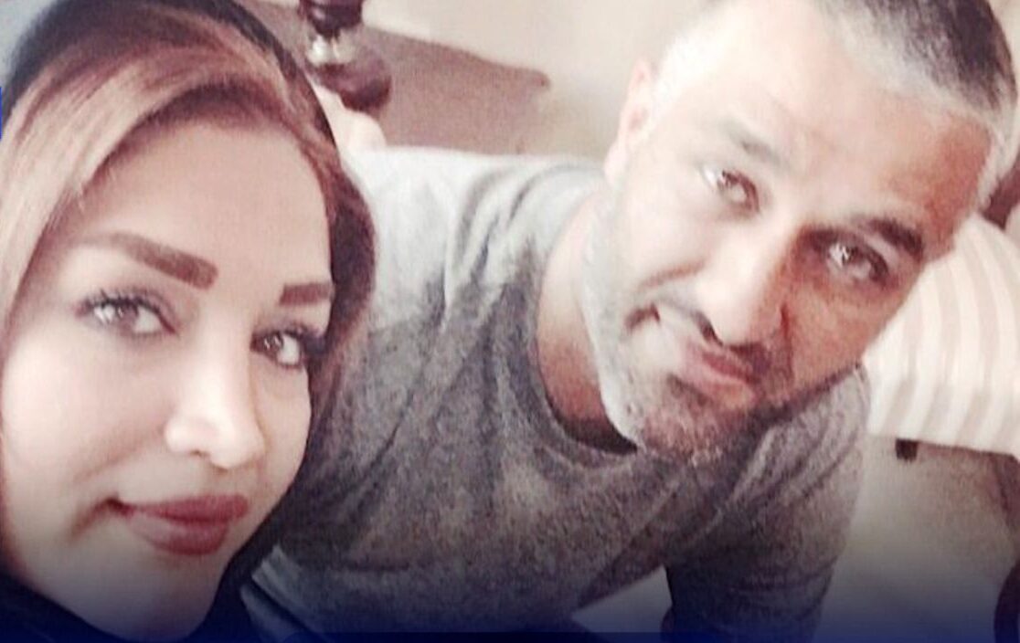 قصر مامک جمشیدی خواهر پژمان جمشیدی در کانادا؛ از ریسه های نور، پرده های کرکره ای و نمای داخلی چوبی تا پله های شیشه ای