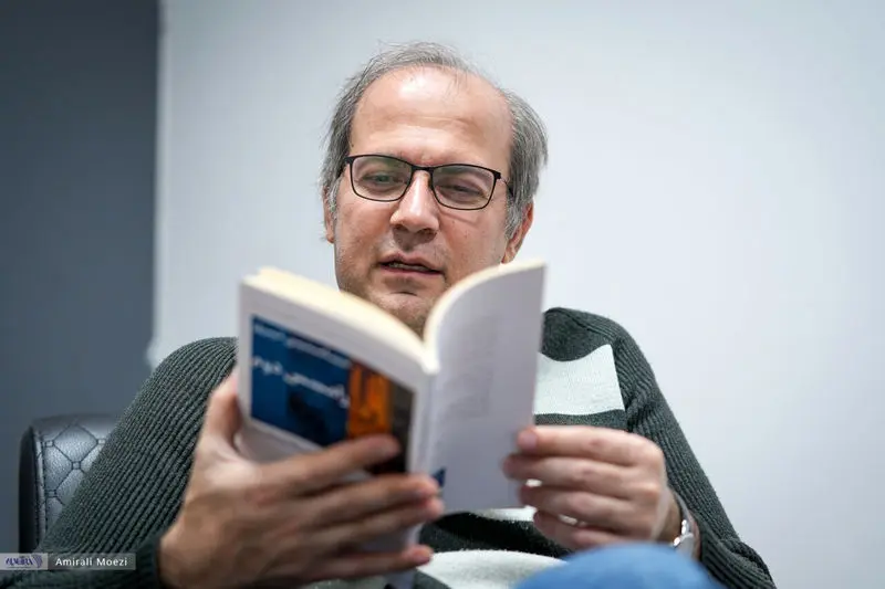 نقش اصلی، تبدیل به زن شد، چون سحر دولتشاهی بیشتر می‌فروشد/سحر دولتشاهی جای سعید چنگیزیان، چون موضوع زنان، موضوع ملتهب جامعه است/ اجرای گوران، بیات است