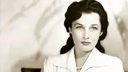 تصویری نادر از فوزیه در کنار محمدرضا پهلوی و ملک فاروق در مصر؛ سفر تاریخی به اسفند 1317