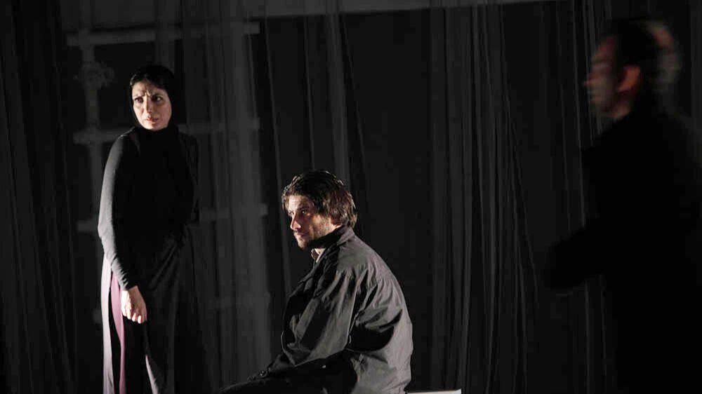 شهرام حقیقت‌دوست و رویا میرعلمی در نمایی ناب از تئاتر ۱۶ سال پیش؛ لحظه‌ای که فراموش نمی‌شود!