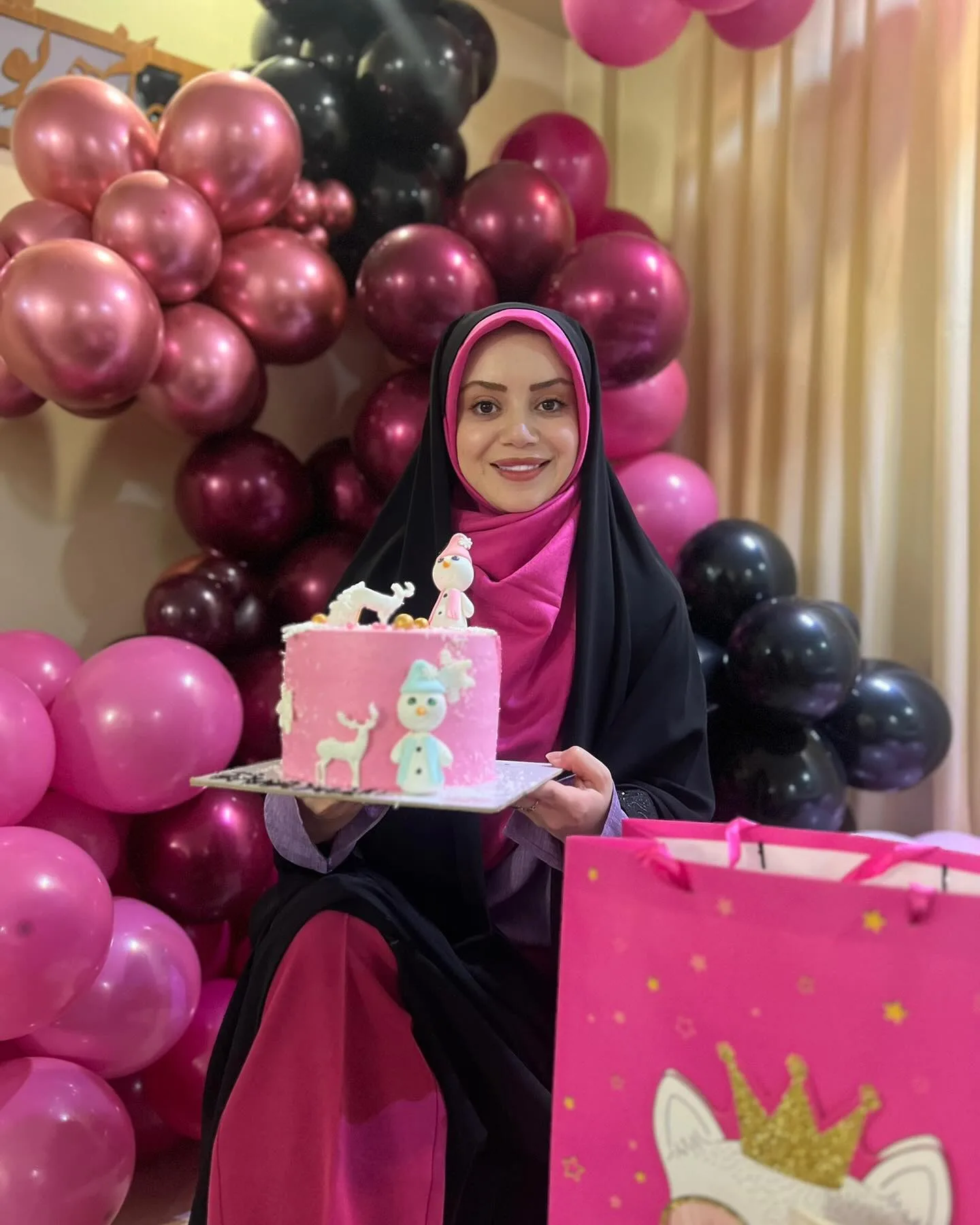 جشن تولد لطیفه گودرزی با تم صورتی