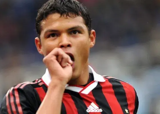 میلان در فکر انتقال عجیب: تیاگو سیلوا ۴۱ ساله برمی‌گردد!