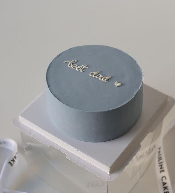 کیک مینیمال مردانه