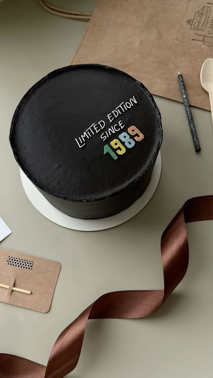 کیک مینیمال مردانه