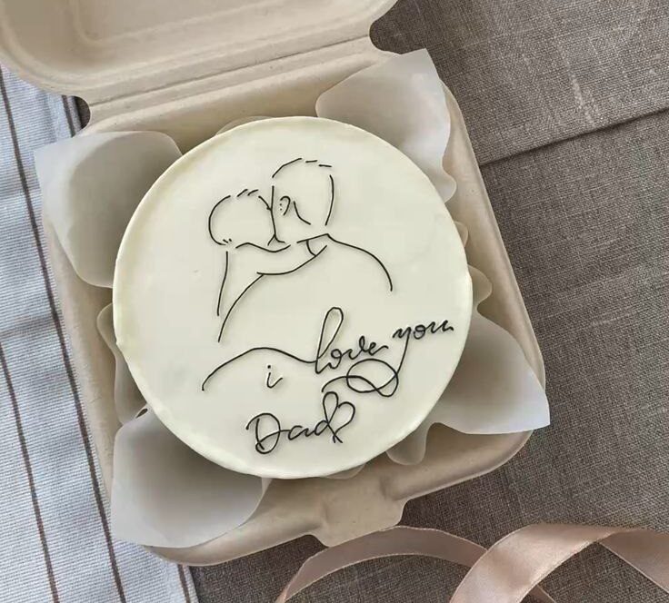 کیک مینیمال مردانه