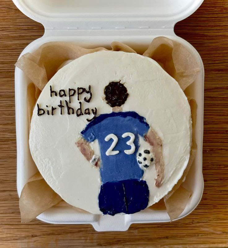 کیک مینیمال مردانه