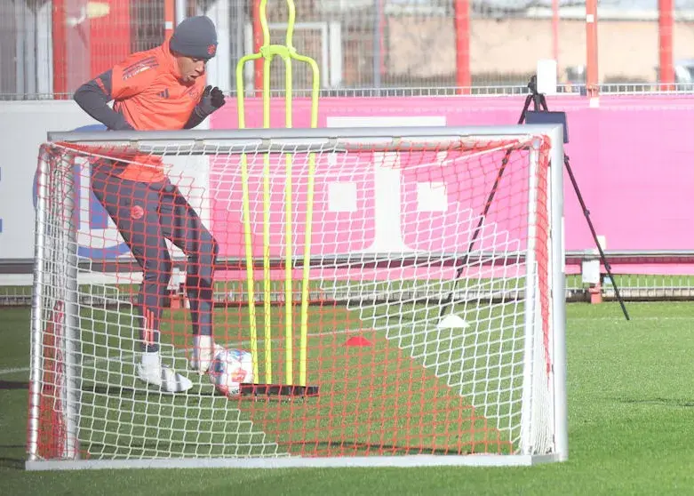 بازگشت درخشان موسیالا پس از 146 روز؛ شوت‌زنی با لبخند امید در تمرینات بایرن مونیخ