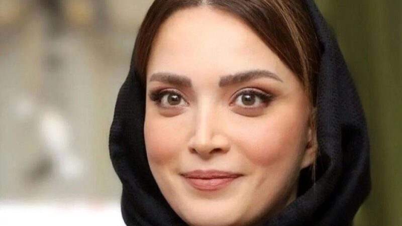 استایل پاییزی بهنوش طباطبایی؛ با این کلاه شبیه پسرخاله کلاه قرمزی شده + عکس 