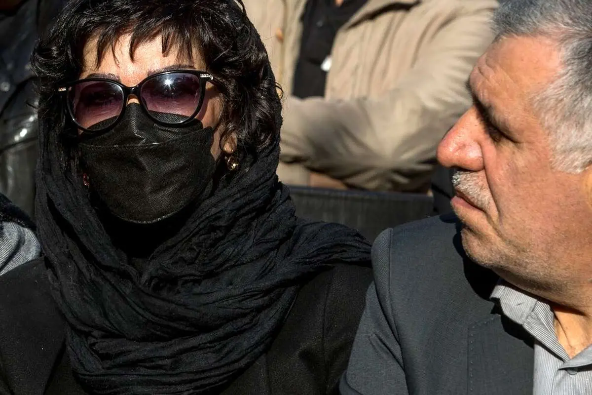 استایل بازیگران در مراسم تشییع هادی مرزبان/ نیکی مظفری، بهاره رهنما، شیوا مکینیان، فرهاد آئیش و مائده طهماسبی، رها خدایاری، شهره سلطانی، مجید مظفری و…