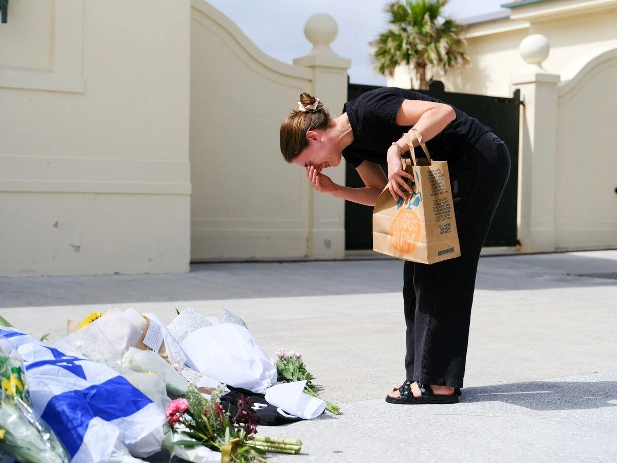 ساحل بوندی سیدنی در شوک حمله خونین: ۱۶ کشته و ده‌ها زخمی در جشن عید یهودی!