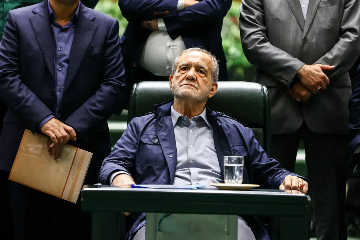 شوک بزرگ: طرفدار پر و پا قرص پزشکیان خواستار استعفای او شد!