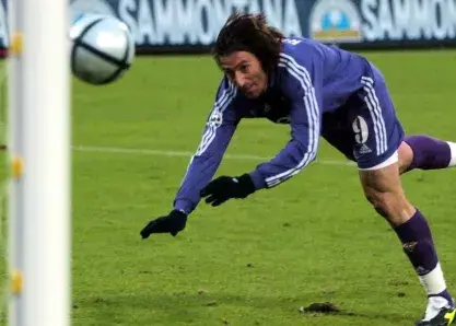 کریستین ریگانو؛ مهاجمی که از گلزنی به بنایی برگشت و سیگار کشید!