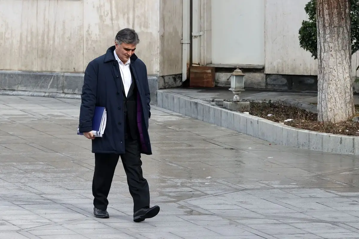 شایعه استعفای رئیس کل بانک مرکزی جدی شد؛ محمدرضا فرزین کجاست؟