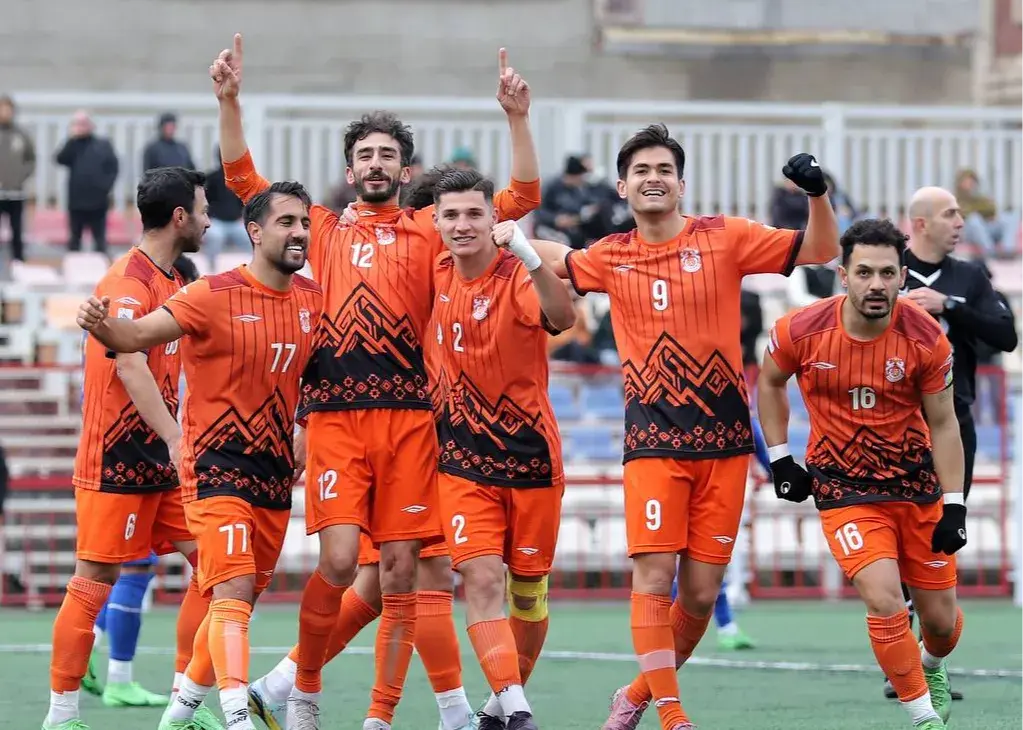 شگفتی لیگ یک: تبریزی‌ها چگونه از قعر جدول جان سالم به در بردند؟