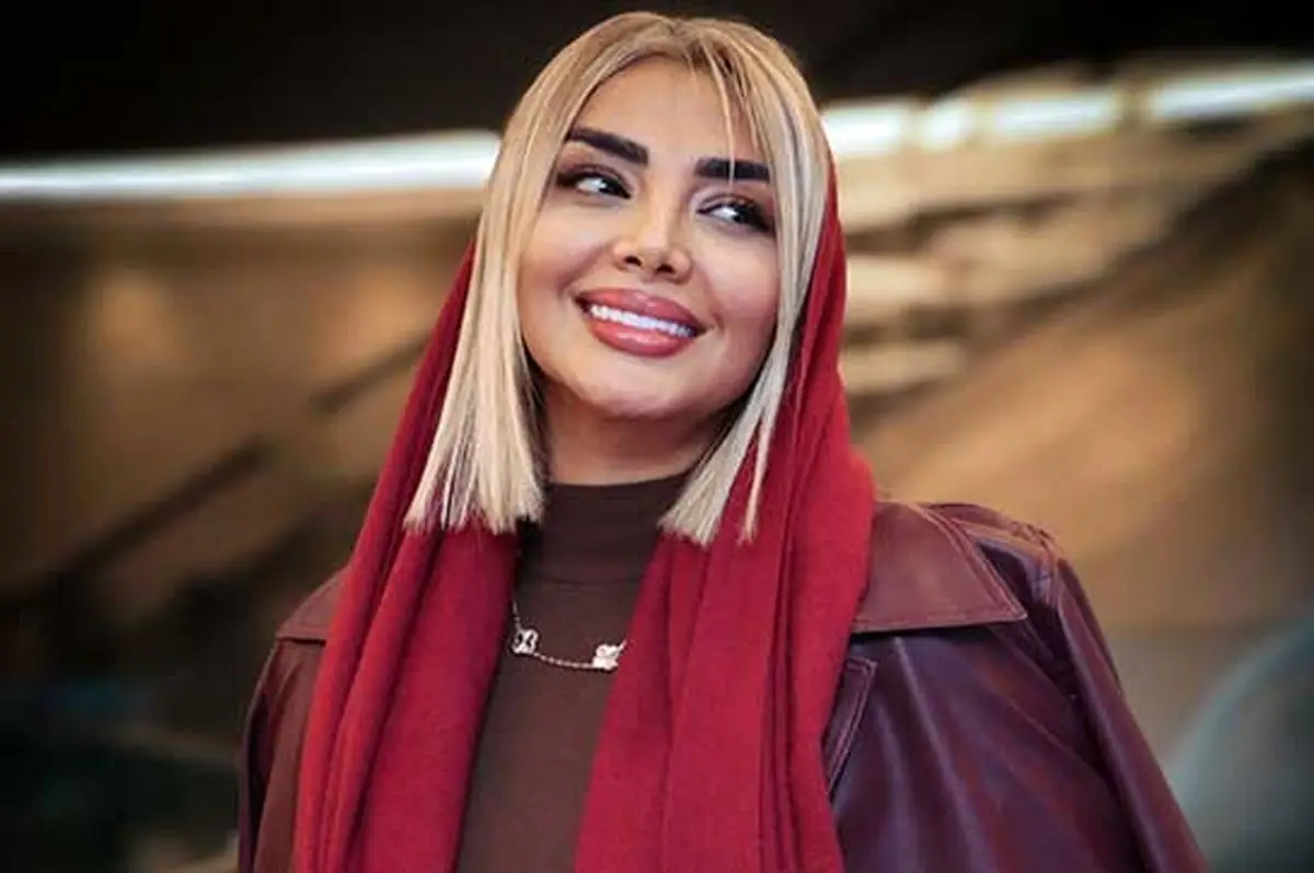 مهسا کامیابی با استایل چرمی و شال قرمز، اکران «های کپی» را به تسخیر خود درآورد!