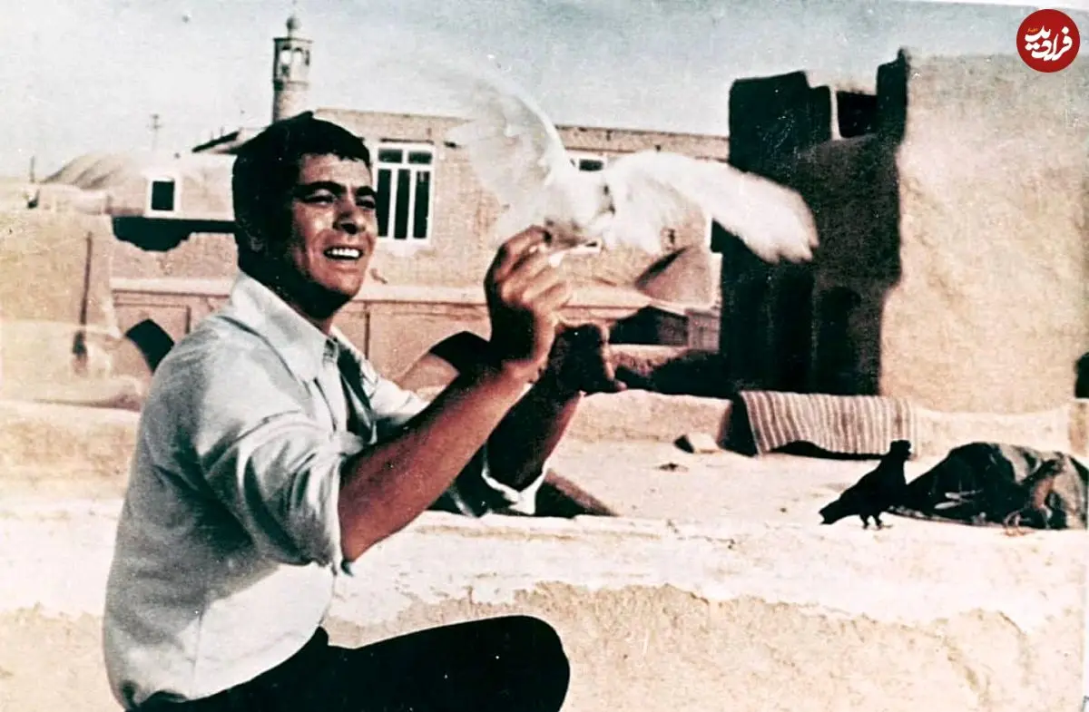 سفر شگفت‌انگیز به سال ۱۳۱۷؛ عکس نادر «بهروز وثوقی» یک ساله در کنار مادر و اقوامش