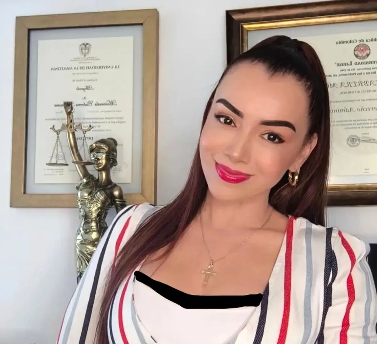 قاضی جذاب کلمبیایی: چرا پوشیدن تاپ‌های کوتاه مرا هدف حمله قرار داد؟