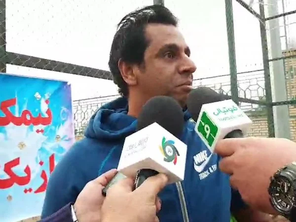 مهاجم افسانه‌ای استقلال با دفاعی تند از ساپینتو: چرا تیم بعد از نیمه اول تغییر کرد؟