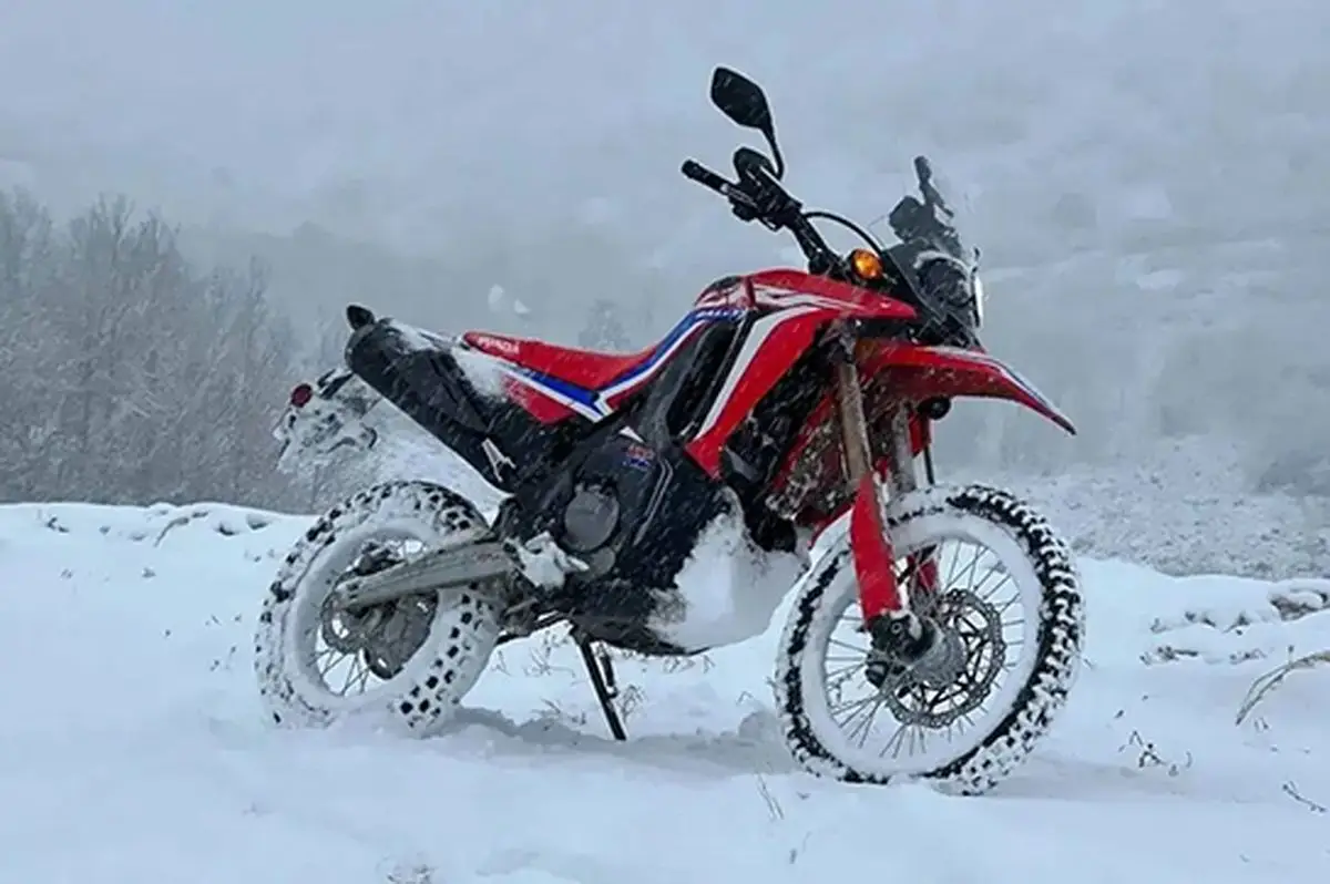 آماده‌سازی زمستانی موتورسیکلت؛ نکاتی که جان و جیب شما را نجات می‌دهد!