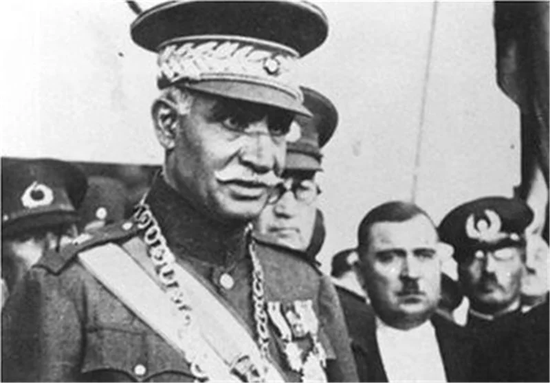 چگونه رضاشاه با تغییر قانون، مشروطه را به سلطنت پهلوی تبدیل کرد؟