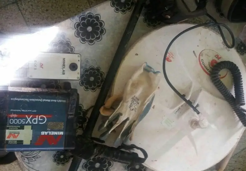 دستگیری حفار غیرمجاز با فلزیاب در دل تاریخ فیروزکوه!