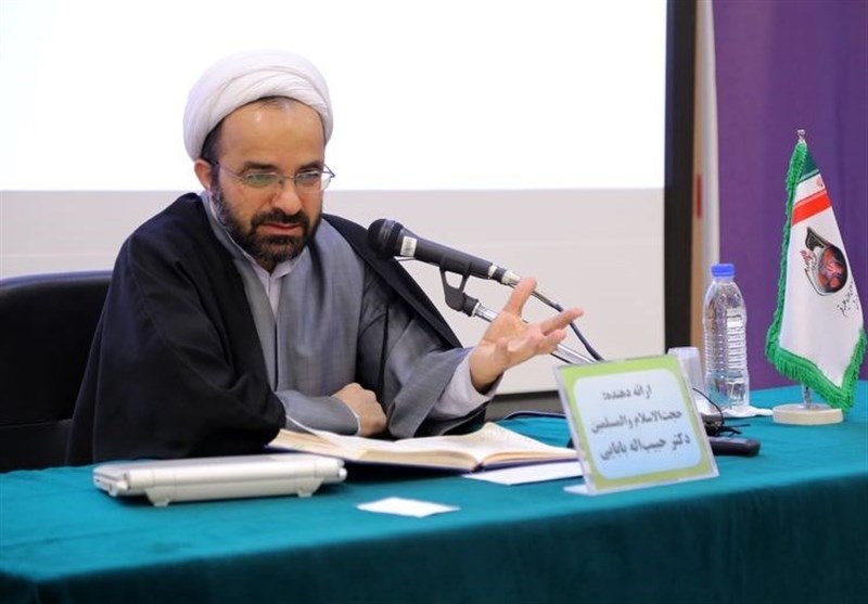 امام خامنه‌ای چگونه ماهیت واقعی غرب را در رهبری خود تعریف می‌کند؟