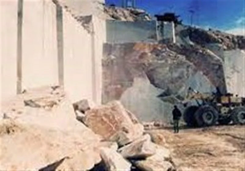 معادن آذربایجان‌غربی در چنگال بروکراسی؛ چرا صنعت سنگ زمین‌گیر شده است؟