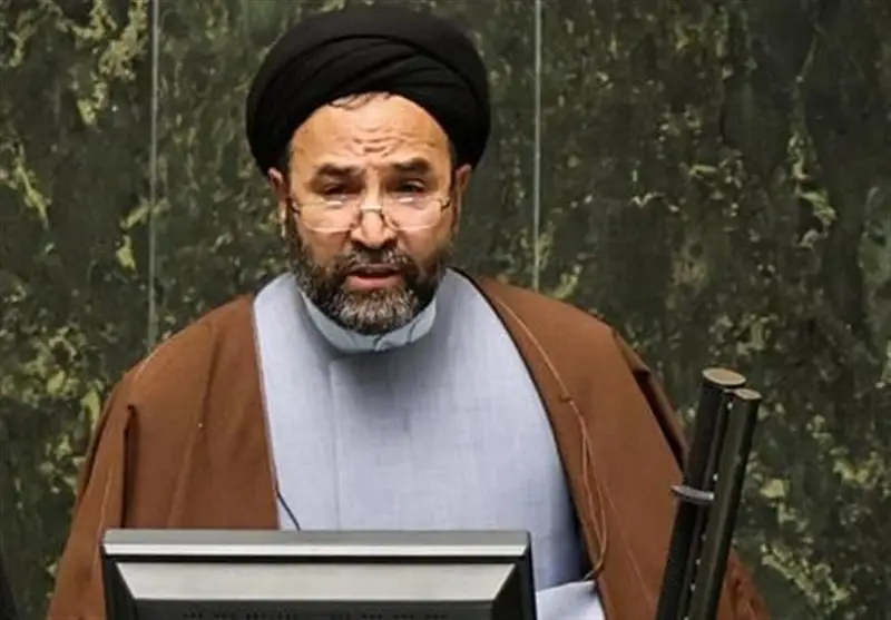 ذاکر: مشکلات مردم فقط با افزایش یارانه و حقوق حل نمی‌شود