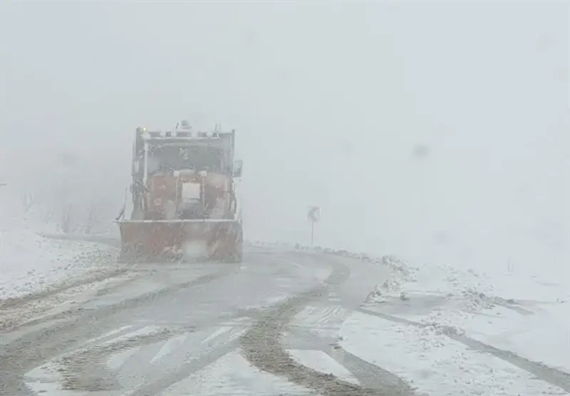 هشدار فوری راهداری: 72 اکیپ آماده باش در جاده‌ها برای مقابله با کولاک و برف سنگین!