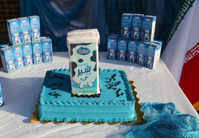 230 هزار دانش‌آموز شیر رایگان می‌گیرند