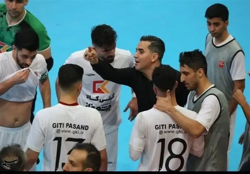 فدراسیون فوتبال به منافع باشگاه‌ها هم اهمیت دهد