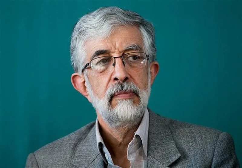 درگذشت استاد پیشکسوت کتابداری کامران فانی در ۸۱ سالگی؛ پژوهشگری که عاشق کتاب بود