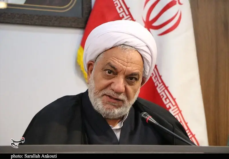 دادگستری کرمان به پزشکان متخلف هشدار داد: حتی پشت میز هم دستبند خواهید خورد!