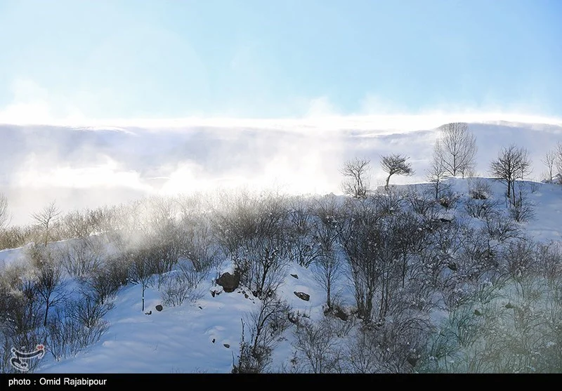 الیگودرز میان برف و ریزش سنگ/ هشدار تخلیه به اهالی روستای «بزنوید»