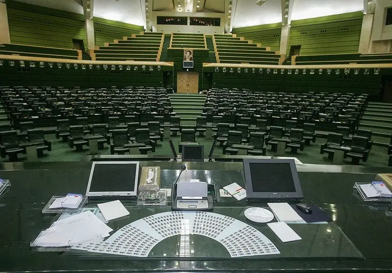 مجلس در هفته‌ای پرتنش؛ بودجه ۱۴۰۵ و سؤال داغ از وزیر اقتصاد در دستورکار