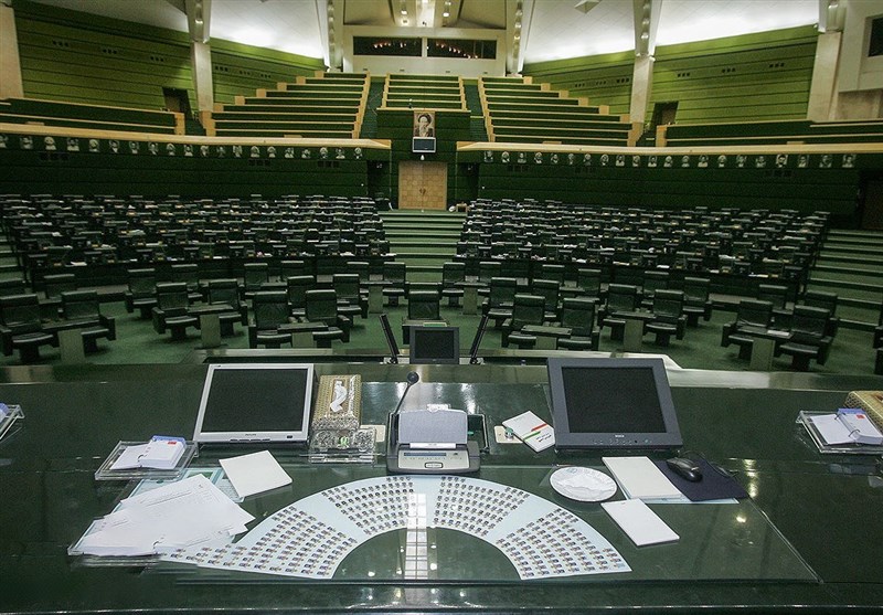 واکنش تند نمایندگان به گرانی سرسام‌آور و تعطیلی بی‌رویه مدارس در مجلس!