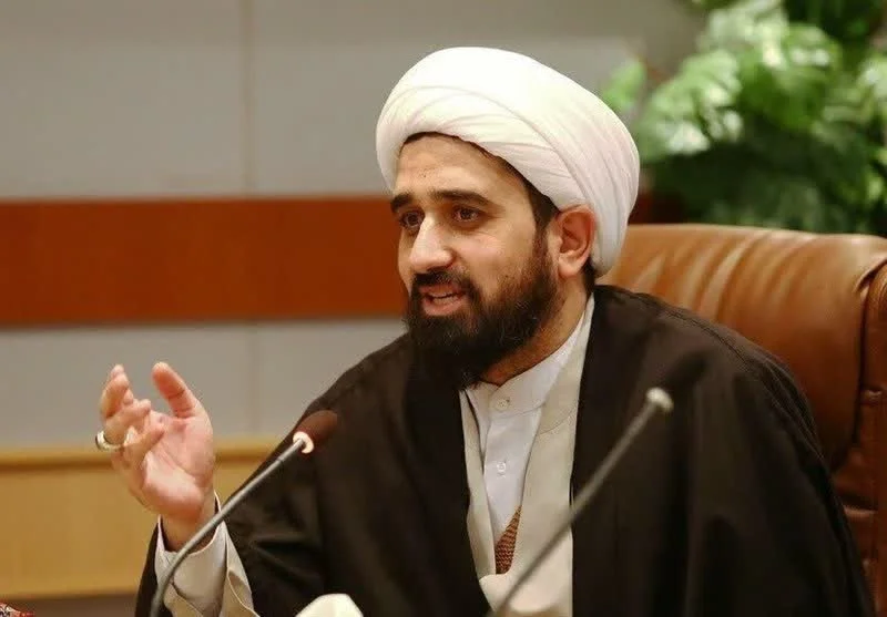 ۱۰ نکته حیاتی برای نگرانی‌های دانشجو و هویت حوزوی طلاب دانشجو در روز دانشجو