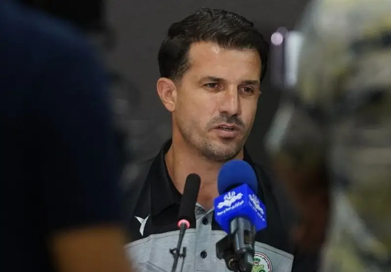 هواداران ذوب‌آهن مقابل تراکتور چه نمایشی داشتند؟ بازی فردا چقدر مهم است؟