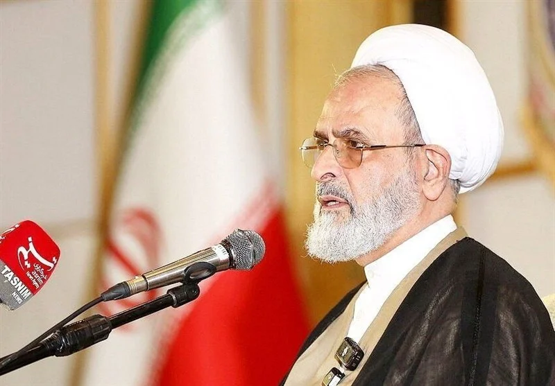 آیت‌الله یزدی(ره)؛ مردی که در بزنگاه‌های تاریخی انقلاب بدرخشید