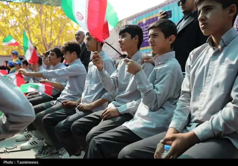 معاون وزیر آموزش‌وپرورش: چرا هیچ فناوری نمی‌تواند جای معلم را بگیرد؟