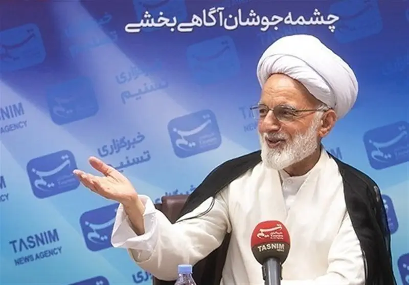 آیت‌الله دری‌نجف‌آبادی: قناعت و علم، دو سرمایه بی‌پایان جامعه اسلامی که دشمنان را ناامید می‌کند!