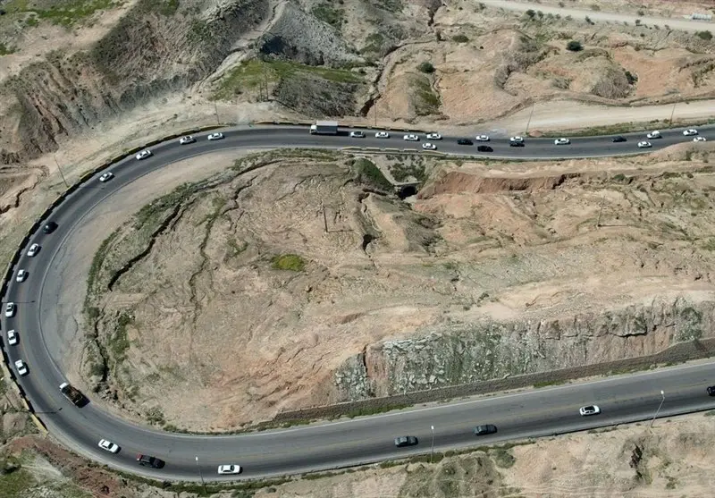 شتاب خیره‌کننده در اجرای پروژه‌های جاده‌ای و ریلی یزد؛ ۳۲۰ کیلومتر بزرگراه در دست ساخت!