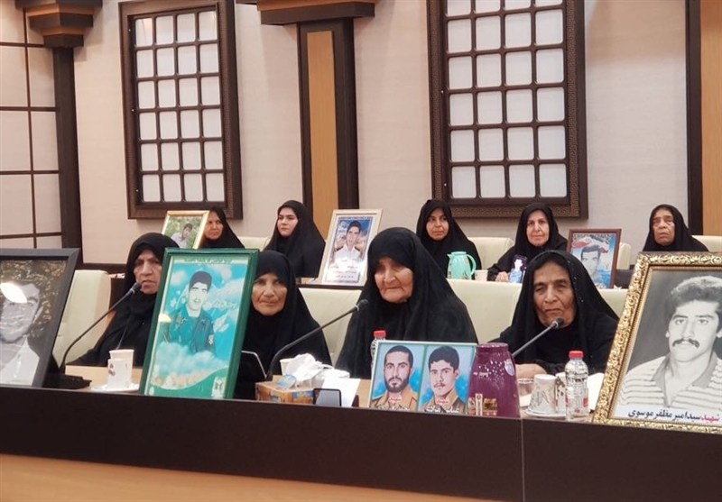 راز صبر مادران شهید؛ چگونه وارثان ایثار، فروغ ایران را روشن نگه می‌دارند؟