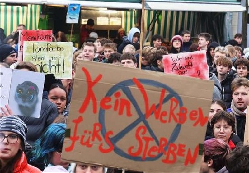 اعتراض سراسری دانش‌آموزان آلمانی به خدمت سربازی اجباری؛ نارضایتی در ۹۰ شهر به اوج رسید!