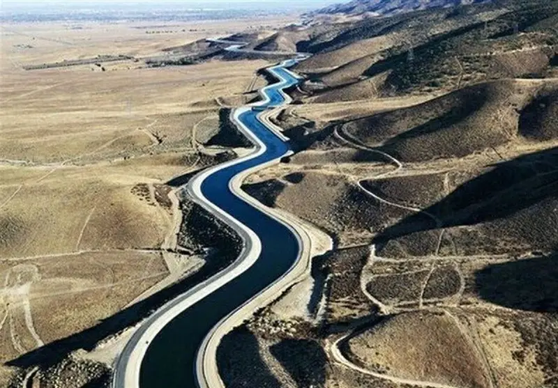 خراسان جنوبی در سال 1408؛ آب دریا چگونه به زندگی مردم و صنعت جان می‌بخشد؟