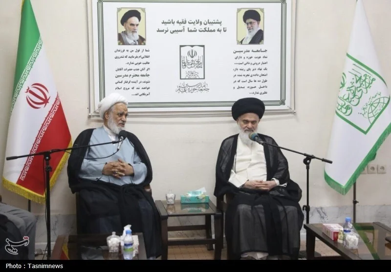 مسیر حوزه علمیه همان مسیر انقلاب است