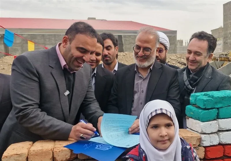خشت‌گذاری و احداث 3 مدرسه جدید با مشارکت شهرداری اسلامشهر