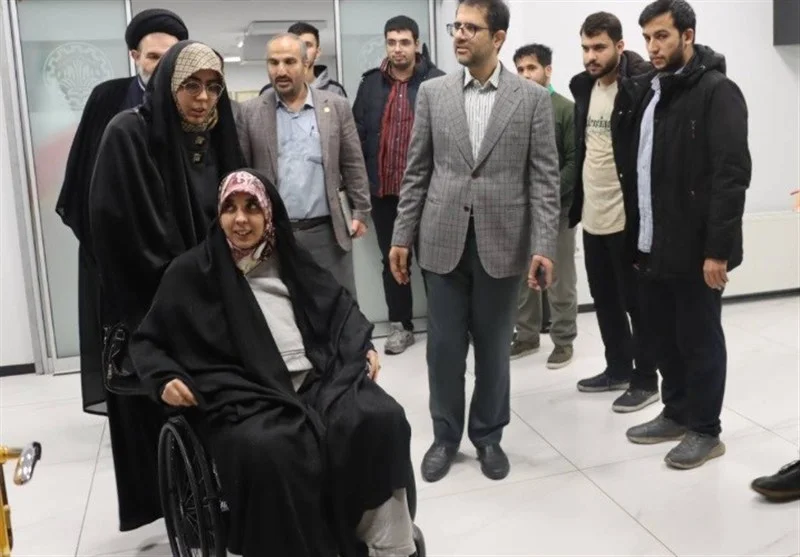 استقبال دانشگاه شریف از فهیمه سادات هاشمی دانشجوی جانباز