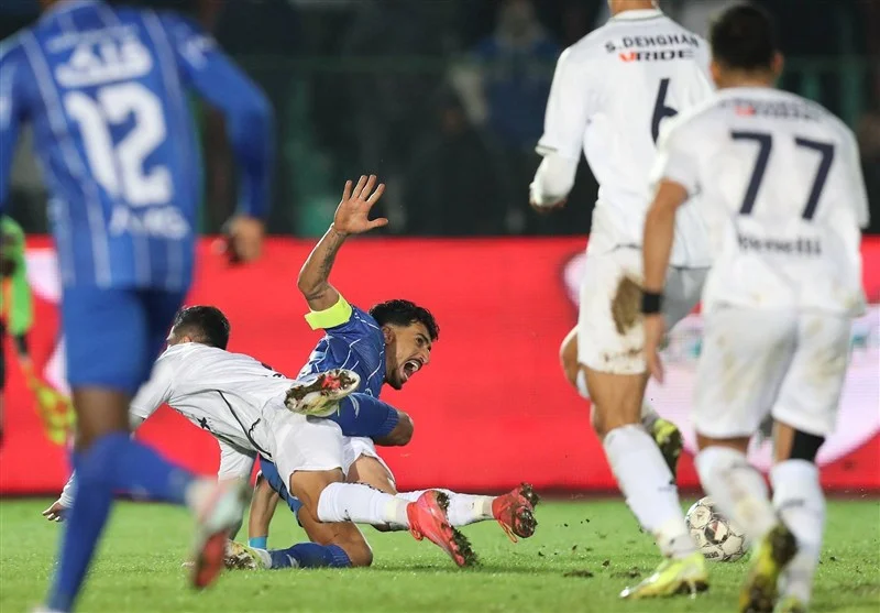 استقلال علیه داوری: چرا VAR در بازی با ملوان سکوت کرد؟