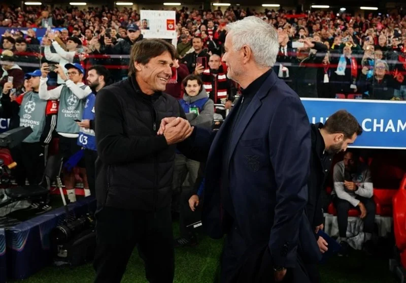 مورینیو با واکنش تند به اظهارات کونته درباره باخت ناپولی؛ بهانه‌جویی قبول نیست!